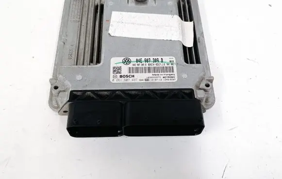 Volkswagen Jetta VI Engine control unit/module 04E907309B 0261S07497