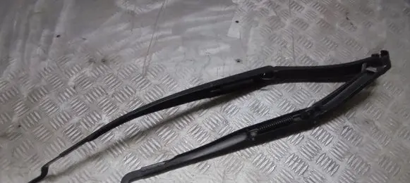 Hyundai i40 Front wiper blade arm