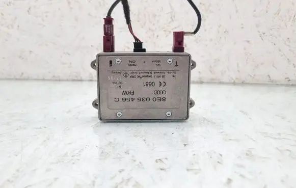 Audi A6 S6 C6 4F Antenna control unit 8E0035456C