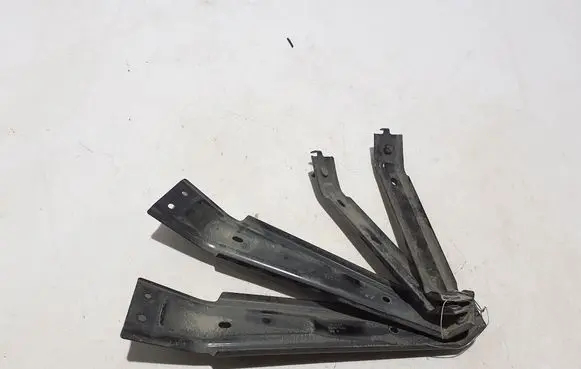 Volvo EX30 Rear bumper mounting bracket 8891879133