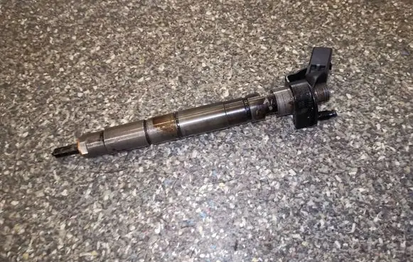 Audi A6 S6 C6 4F Fuel injector 059130277AA