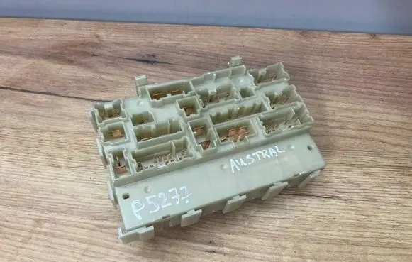 Renault Austral Fuse box set 243809134R