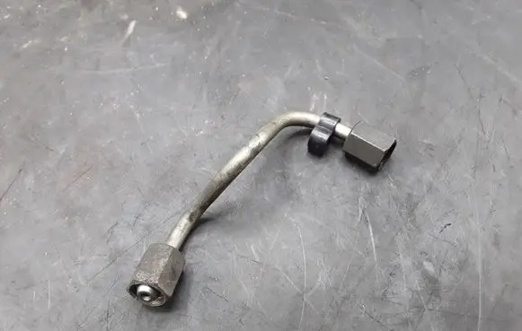Hyundai Trajet Fuel injector supply line/pipe NOCODE