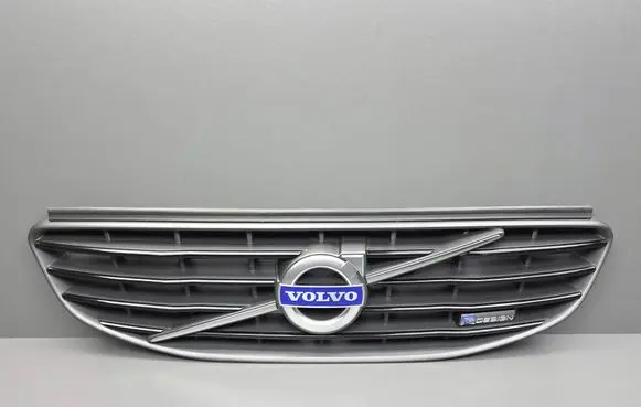 Volvo XC60 Front bumper upper radiator grill 31333832 31333836 31386518