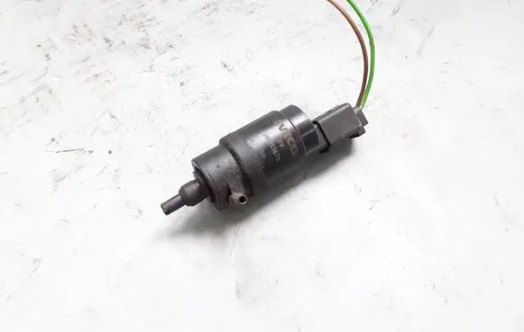 Iveco Daily 30.8 - 9 Windscreen/windshield washer pump 504015670
