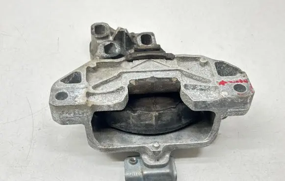 Mercedes-Benz A W177 Engine mount bracket A2472402100 183912241 ZG8001Q001