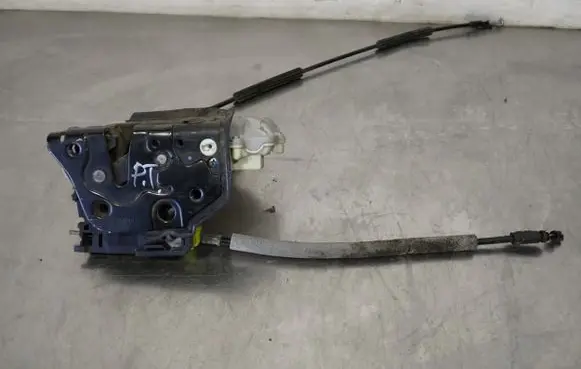 Seat Leon (1P) Rear door lock 1P0839016