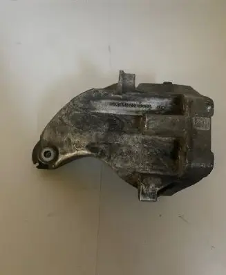 Mercedes-Benz E W212 Engine mounting bracket A6512230004