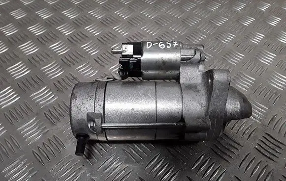 Toyota Yaris Starter motor 
