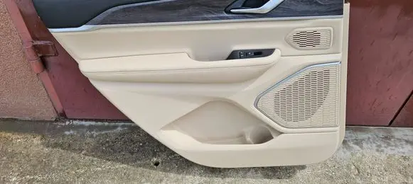 Jeep Grand Cherokee WL Rear door card panel trim 6XN37WT3AC P6XN37WT3AC 22501A