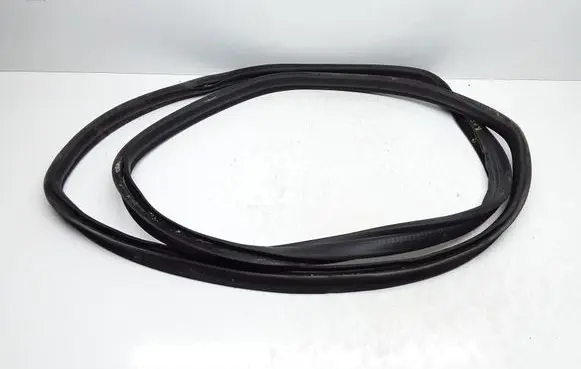 Mercedes-Benz GLK (X204) Trunk rubber seal (body) A2047400278