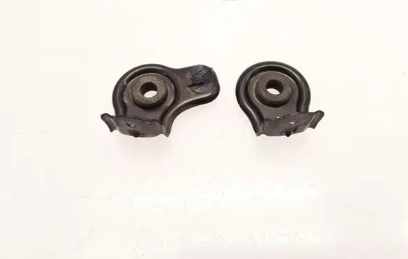 Radiator mount bracket