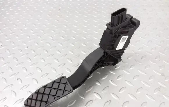 Skoda Octavia Mk3 (5E) Accelerator throttle pedal 5Q1721503F 6PV010621
