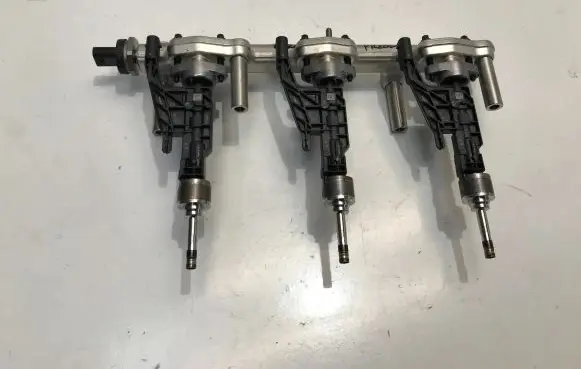 BMW 4 G22 G23 G24 G26 Fuel main line pipe 8698787 8656548 8631820