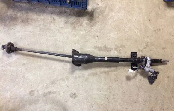 Nissan Patrol 260 Steering wheel axle