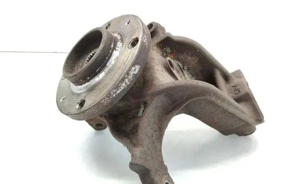 Front wheel hub spindle knuckle