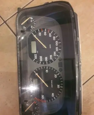 Volkswagen Golf III Speedometer (instrument cluster) 1H0919864Q 35106400