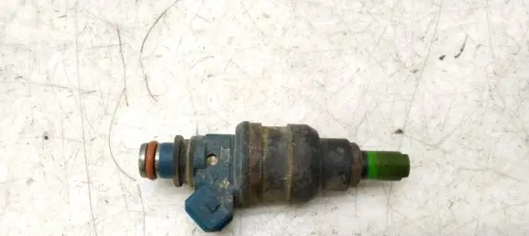 Mitsubishi Colt Fuel injector INP068