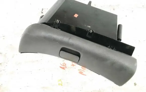Mercedes-Benz A W168 Glove box
