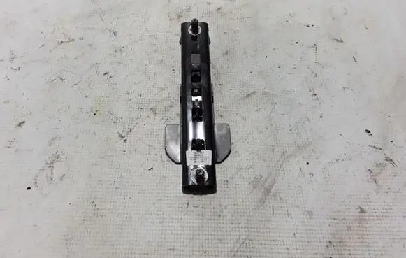 Volvo S60 Seat belt height adjuster 8632605