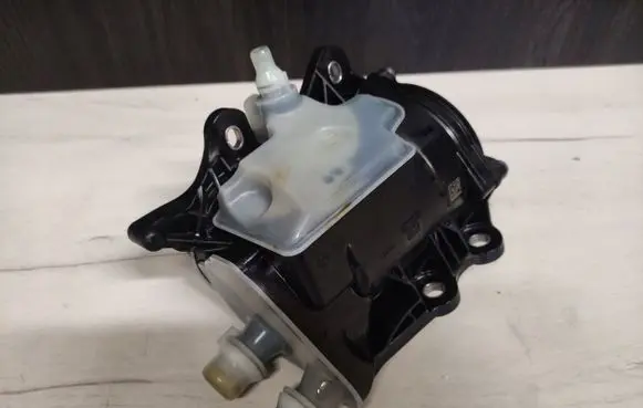 BMW X1 U11 Thermostat/thermostat housing 8470497