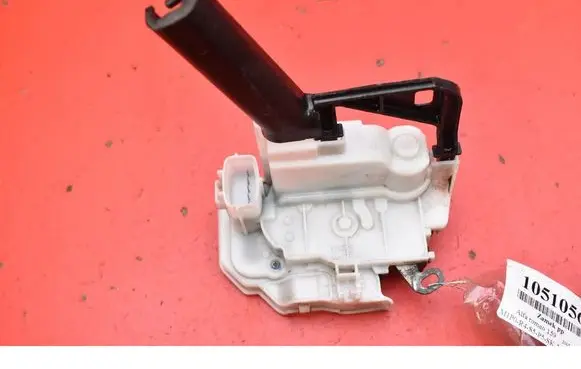 Alfa Romeo 159 Front door lock 