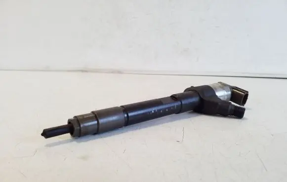 Mitsubishi L200 Fuel injector 1465A439 12B56010