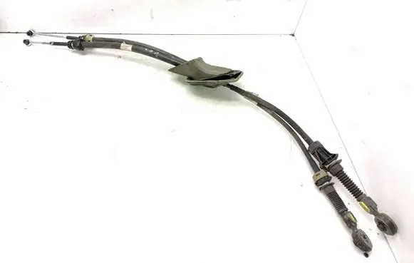 Citroen Xsara Picasso Gear shift cable linkage 3355501R