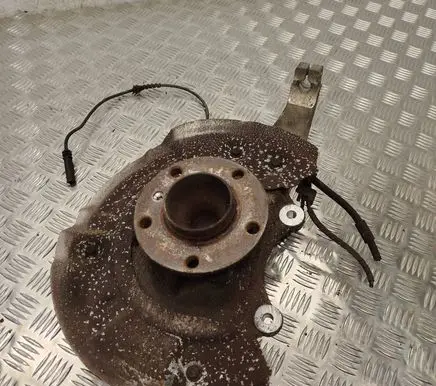 BMW 7 F01 F02 F03 F04 Front wheel hub spindle knuckle