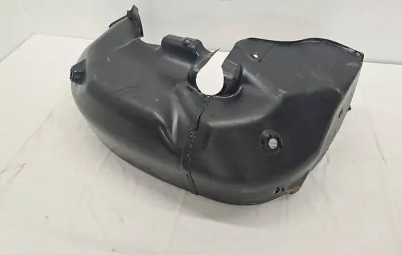 Rear arch fender liner splash guards
