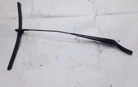 Volkswagen Jetta V Front wiper blade arm