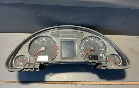 Audi A4 S4 B7 8E 8H Speedometer (instrument cluster) 8E0920901D