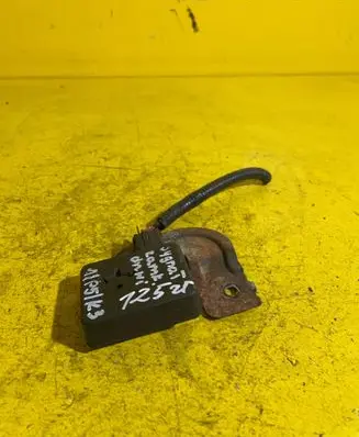 Nissan Juke I F15 Loading door lock RZ4R1P2K8