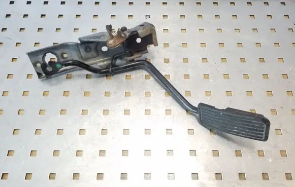 Honda FR-V Accelerator throttle pedal