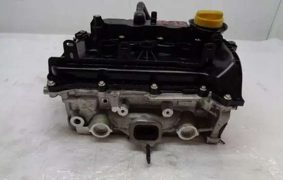Renault Clio V Engine head HR10DET