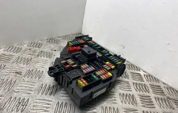 BMW 5 GT F07 Fuse module 9210857