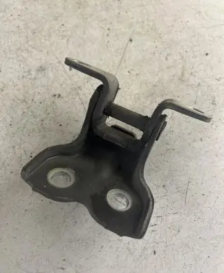 Toyota Avensis T250 Front door lower hinge 