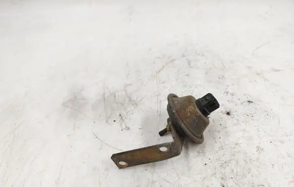 Audi 80 90 B2 Fuel pressure regulator 0280111006