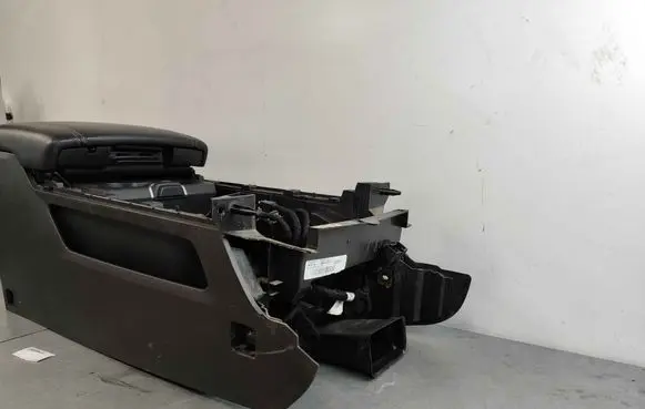 Ram 1500 Center console 6SQ35TX7AA