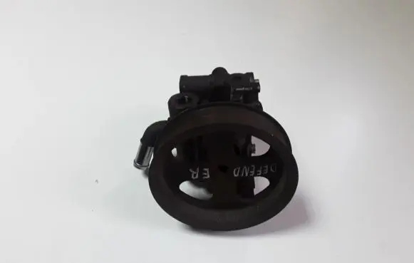 Land Rover Defender Power steering pump 7H123F816AB