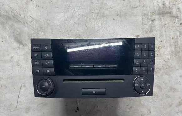 Mercedes-Benz E W211 Radio/CD/DVD/GPS head unit A2118705089 MF2321