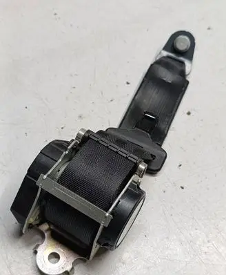 Rear seatbelt