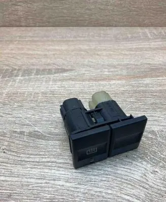 Ford Mondeo Mk III Windscreen/window heater switch 1S7T18C621AA
