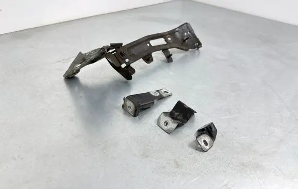 Audi A4 S4 B9 Fender mounting bracket 8W0821136B 8W0821434B 8W0821470