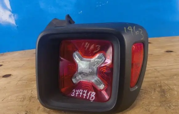 Jeep Renegade Boot/trunk interior light 51953120DX