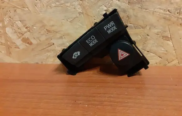 Toyota Prius (XW30) Hazard light switch 75D808