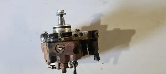 Renault Master II Fuel injection high pressure pump 8200586