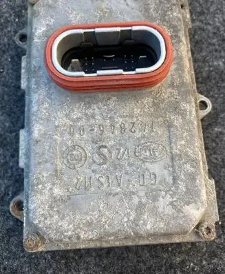 Opel Vectra C Headlight ballast module Xenon 24453415 5DF00870430