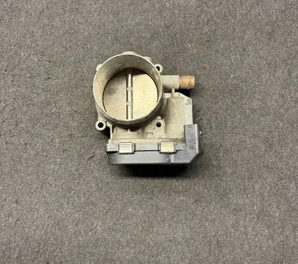 BMW 4 F32 F33 Throttle valve 7597871
