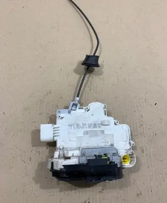 Audi A4 S4 B7 8E 8H Front door lock 8e1837015aa
